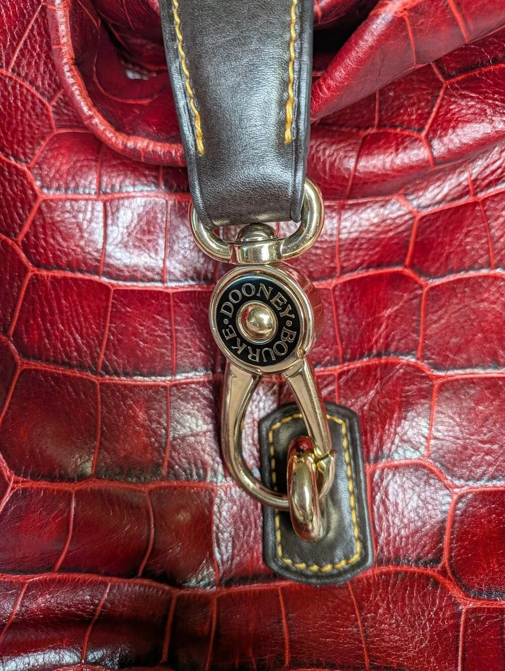 Dooney & Bourke iconic logo